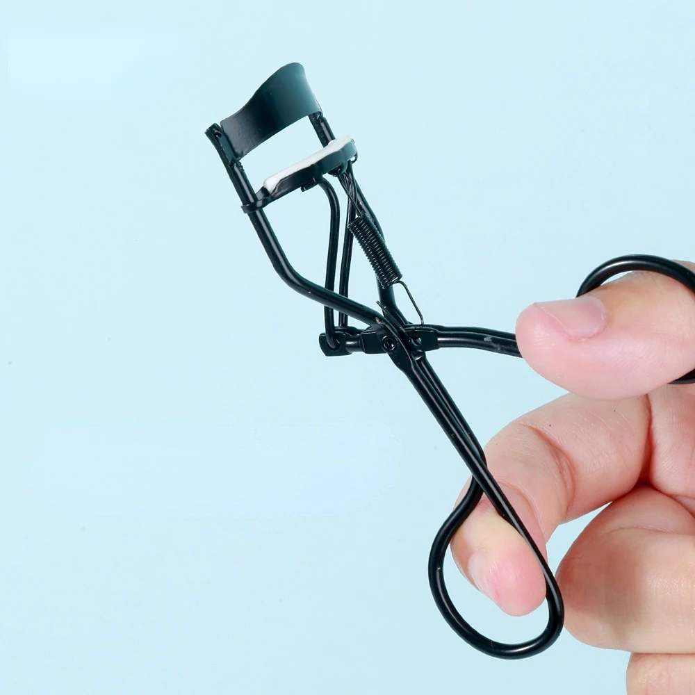 New Black Women Eyelash Curler - Beauty Makeup News recensione e prezzo
