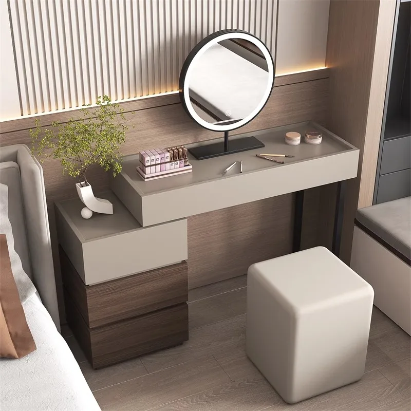 Reception Simple Makeup Table  - Beauty Without Makeup recensione e prezzo